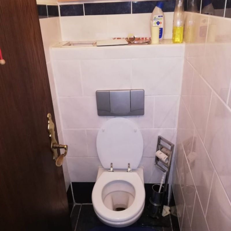 Bad mit Toilettennische vor Umbau