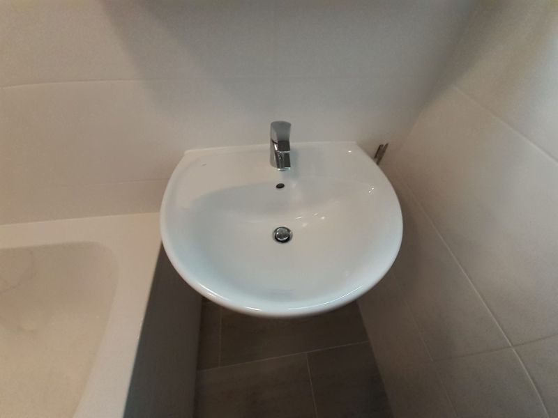 Blick auf das neue Waschbecken